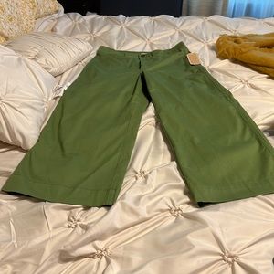 Brand new crop pants size 9